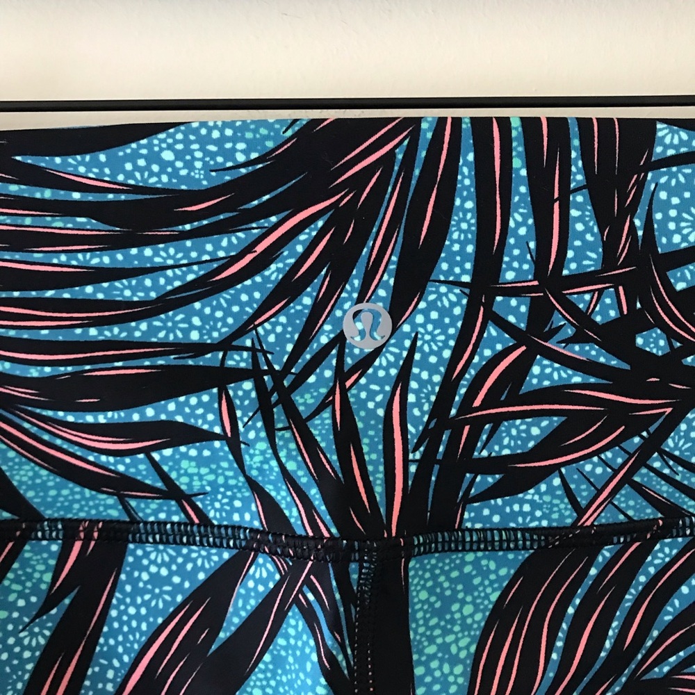 Lululemon High Times Leggings, Tropical Palm Lace Tofino Teal Multi, Size 8 - Picture 6 of 11